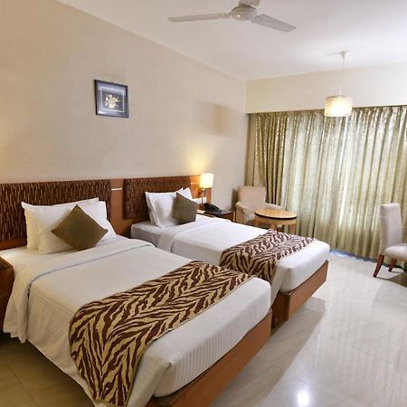 PLA Krishna Inn Tiruchirappalli Exterior foto