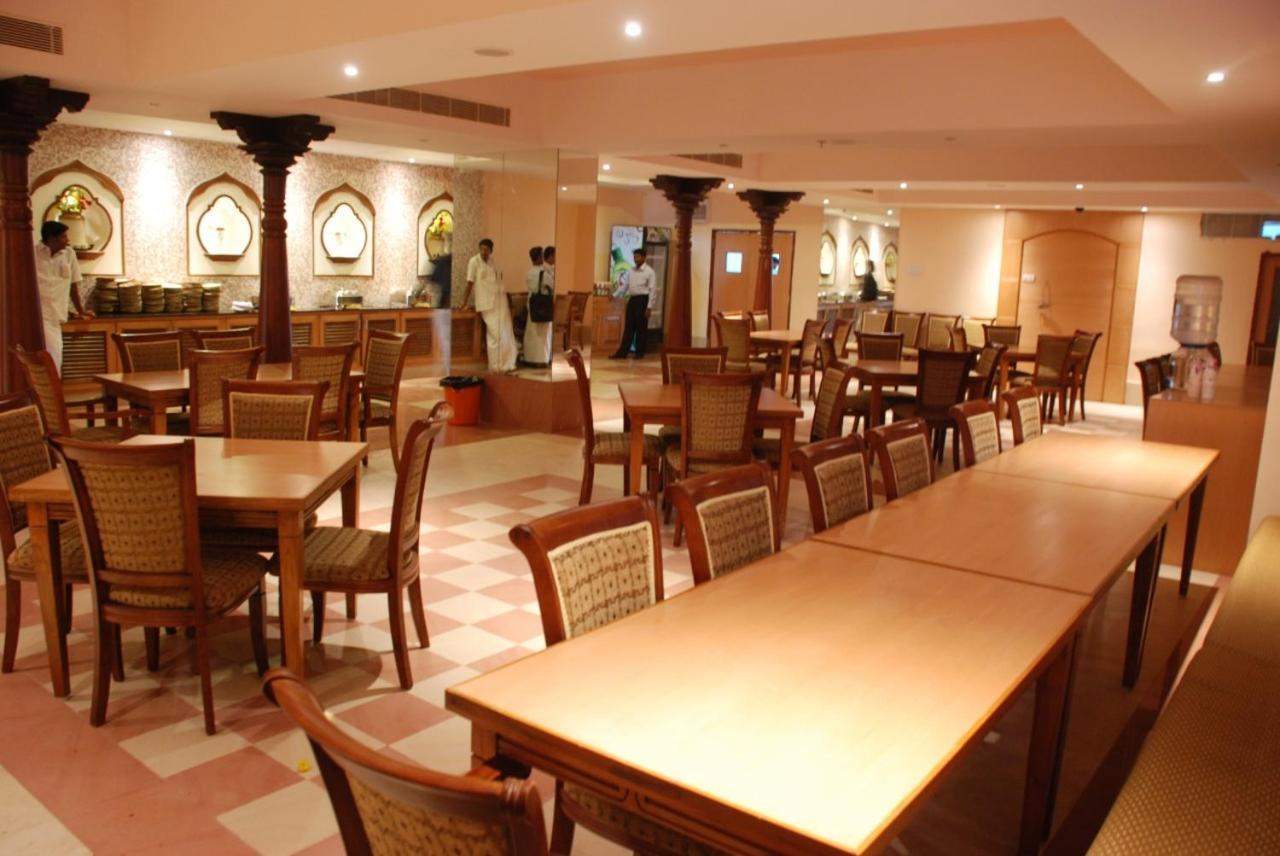PLA Krishna Inn Tiruchirappalli Exterior foto