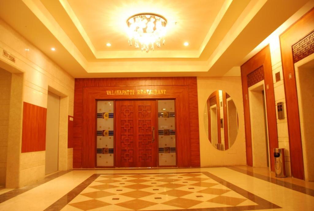 PLA Krishna Inn Tiruchirappalli Exterior foto