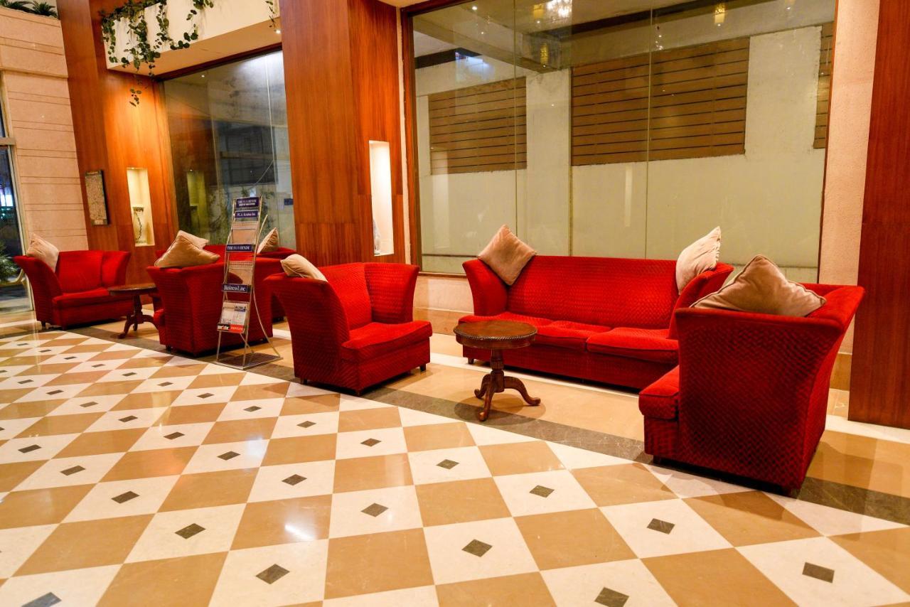 PLA Krishna Inn Tiruchirappalli Exterior foto