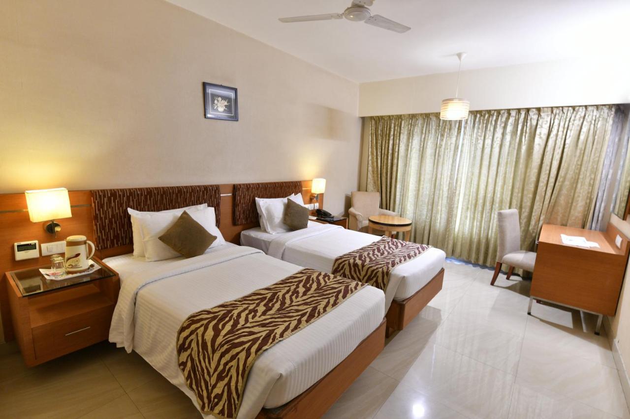 PLA Krishna Inn Tiruchirappalli Exterior foto