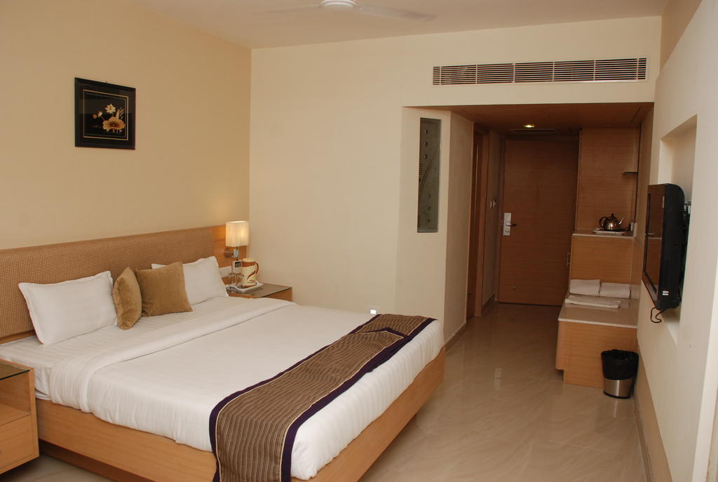 PLA Krishna Inn Tiruchirappalli Zimmer foto