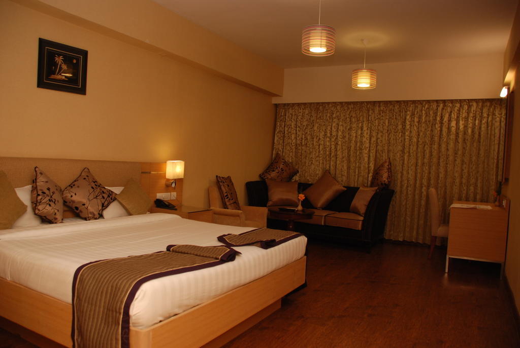 PLA Krishna Inn Tiruchirappalli Zimmer foto