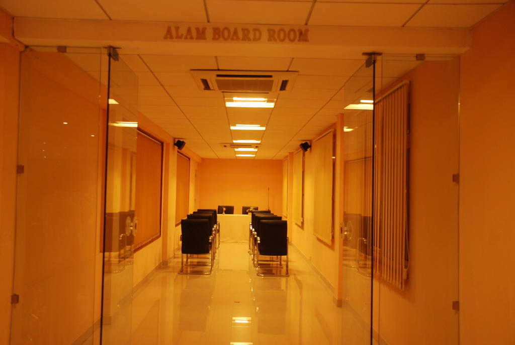 PLA Krishna Inn Tiruchirappalli Exterior foto