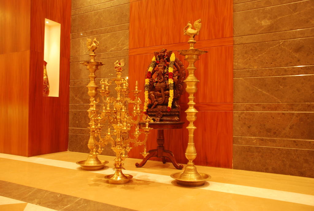 PLA Krishna Inn Tiruchirappalli Exterior foto
