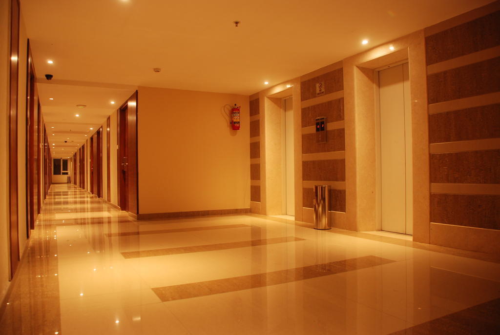 PLA Krishna Inn Tiruchirappalli Exterior foto