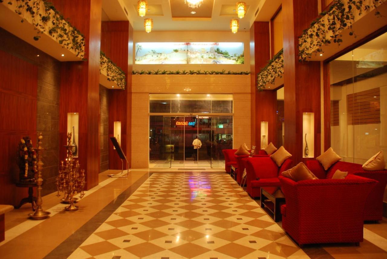 PLA Krishna Inn Tiruchirappalli Exterior foto
